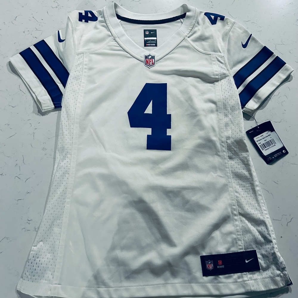 Brand new with tags BNWT Dallas Cowboys jersey Prescott #4 small woman’s Nike